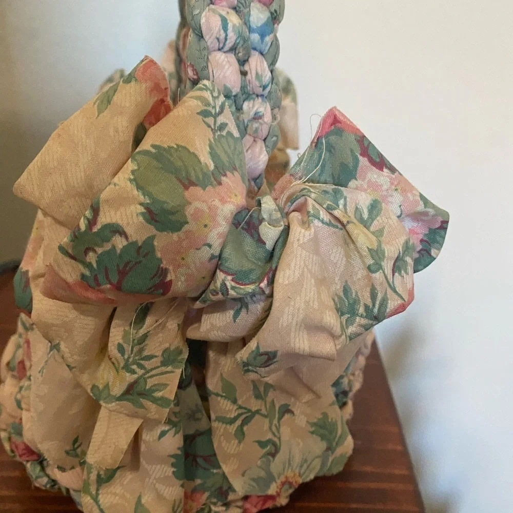Vintage Handmade Braided Floral Rag Rug Fabric Decorative Cottagecore Bow Basket